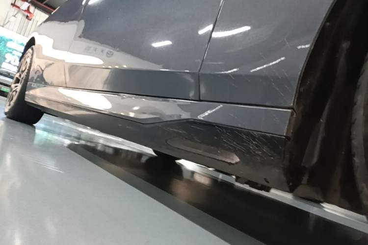Used BMW i5 2024 eDrive 35L M Sport Package Right Side Sill