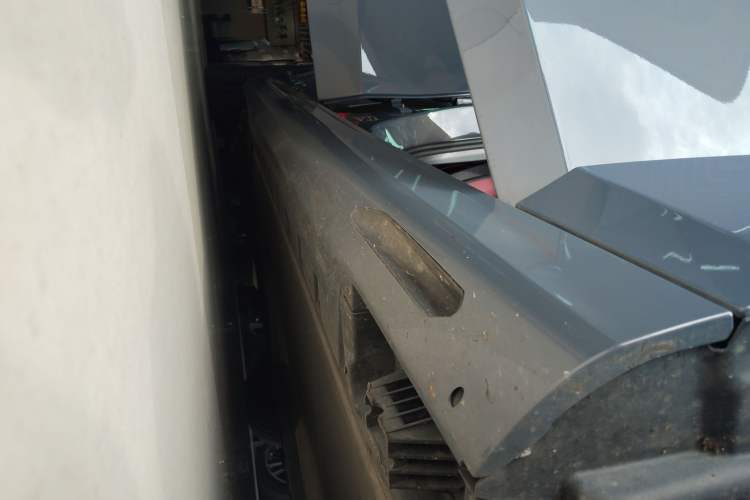 Used BMW i5 2024 eDrive 35L Prestige Luxury Package Right Side Sill