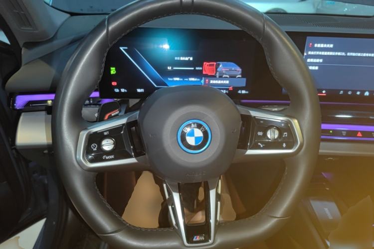 Used BMW i5 2024 eDrive 35L M Sport Package Steering Wheel