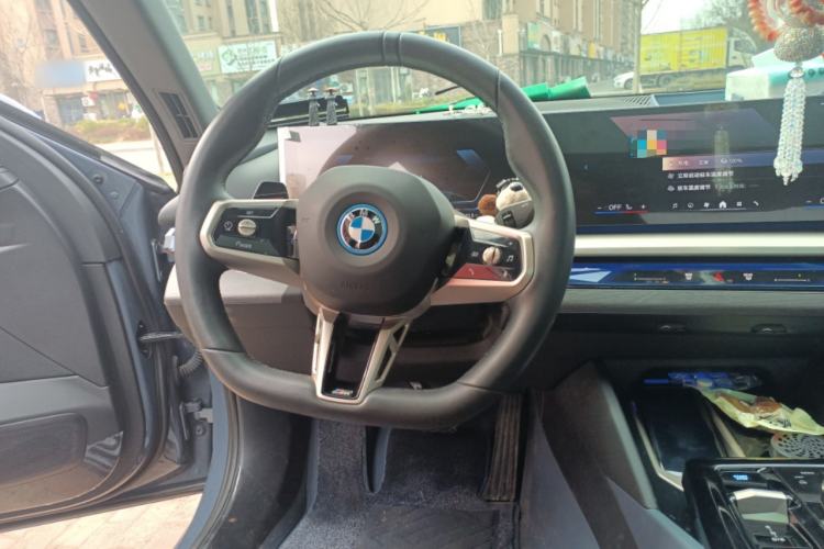 Used BMW i5 2024 eDrive 35L Luxury Model with M Sport Package Steering Wheel