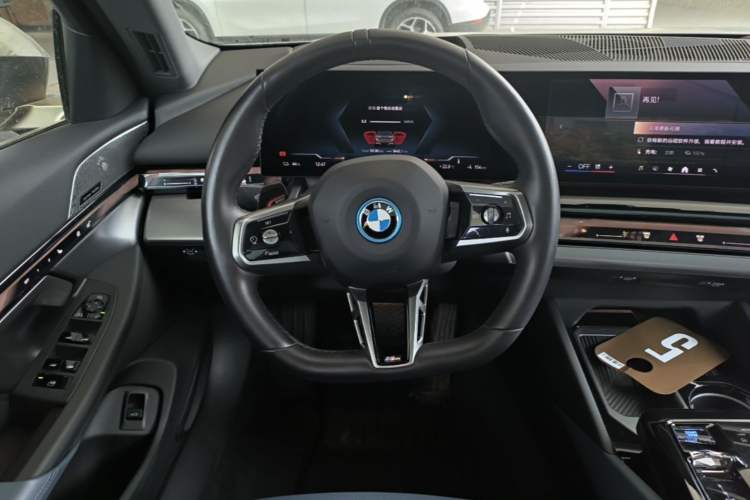 Used BMW i5 2024 eDrive 35L M Sport Package Steering Wheel
