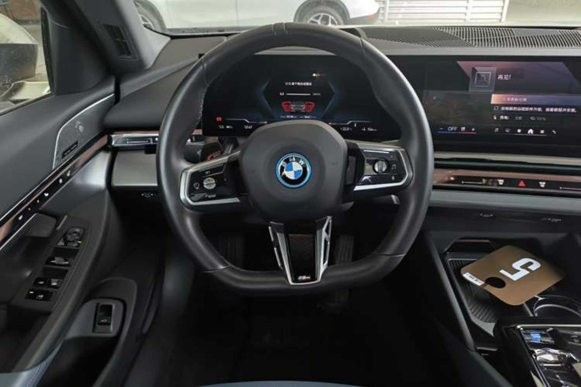 Used BMW i5 2024 eDrive 35L M Sport Package Steering Wheel