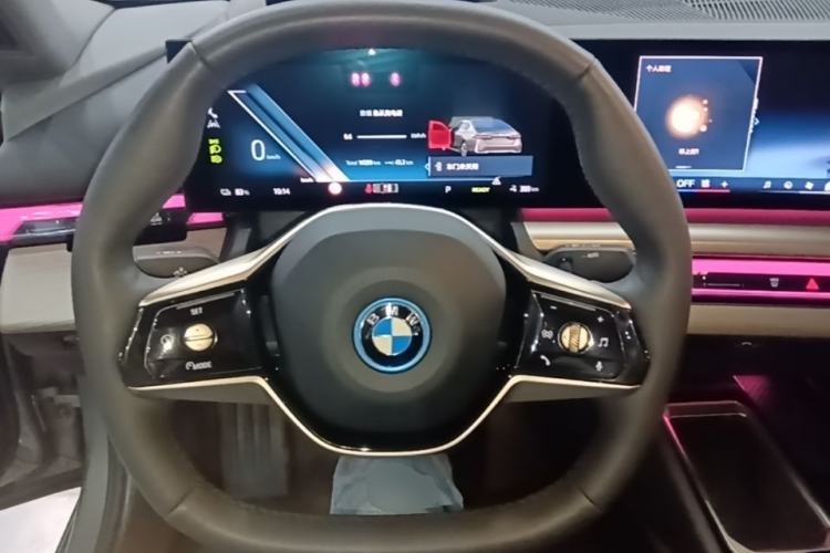 Used BMW i5 2024 eDrive 35L Prestige Luxury Package Steering Wheel