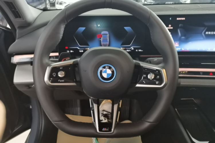 Used BMW i5 2024 eDrive 35L Luxury Model with M Sport Package Steering Wheel