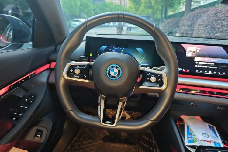 Used BMW i5 2024 eDrive 35L M Sport Package Steering Wheel