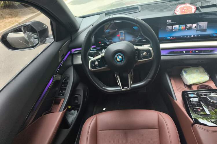 Used BMW i5 2024 eDrive 35L Luxury Model with M Sport Package Steering Wheel