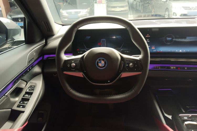 Used BMW i5 2024 eDrive 35L Prestige Luxury Package Steering Wheel