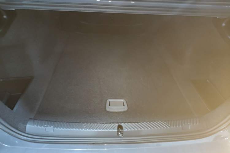 Used BMW i5 2024 eDrive 35L M Sport Package Trunk