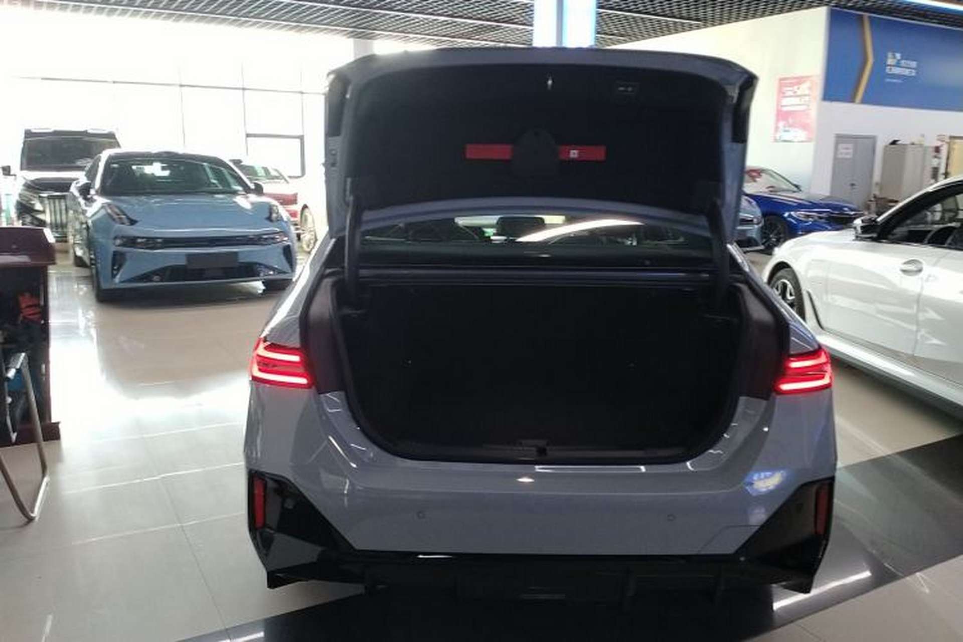 Used BMW i5 2024 xDrive M60 Trunk
