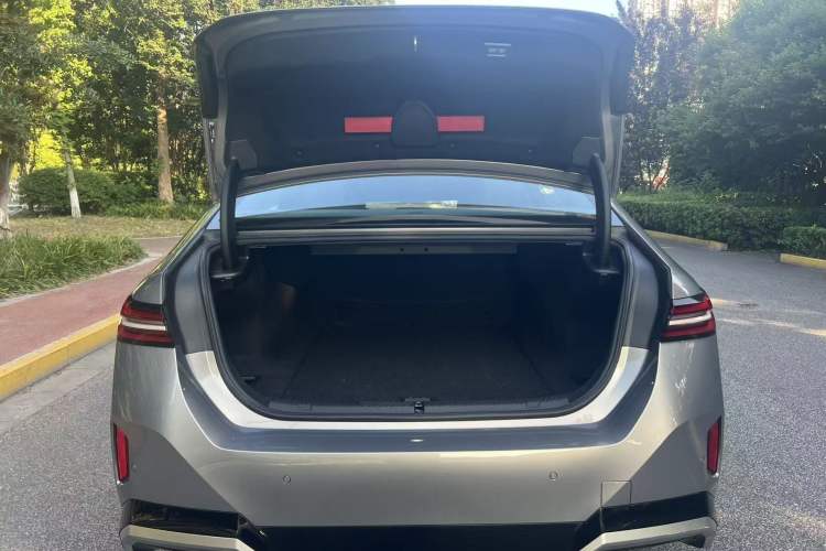 Used BMW i5 2024 eDrive 35L Luxury Model with M Sport Package Trunk
