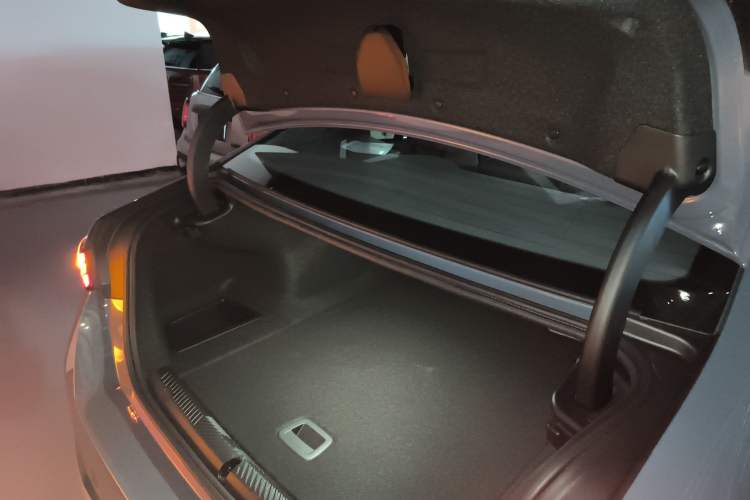 Used BMW i5 2024 eDrive 35L Luxury Model with M Sport Package Trunk