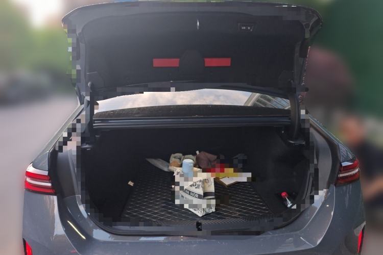 Used BMW i5 2024 eDrive 35L M Sport Package Trunk
