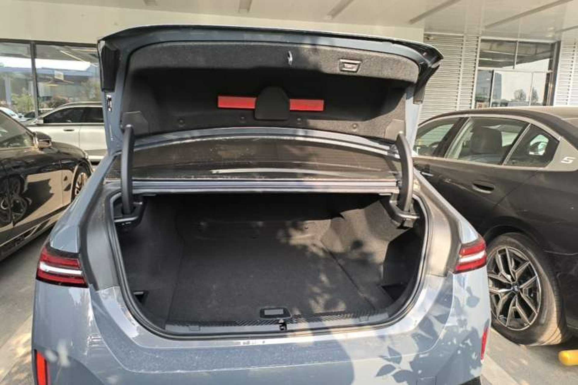 Used BMW i5 2024 eDrive 35L M Sport Package Trunk