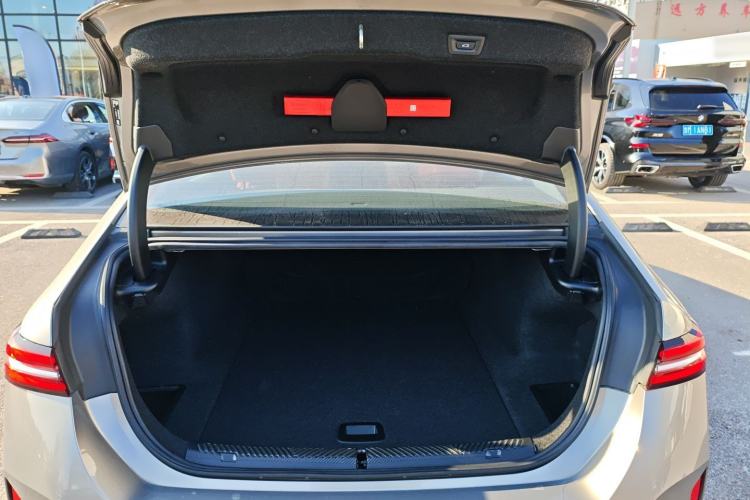 Used BMW i5 2024 eDrive 35L M Sport Package Trunk