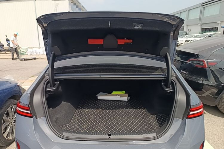 Used BMW i5 2024 eDrive 35L Luxury Model with M Sport Package Trunk