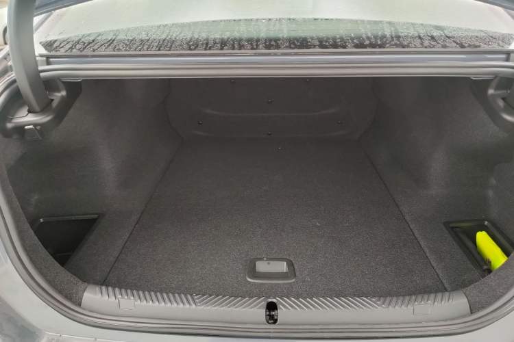 Used BMW i5 2024 eDrive 35L Luxury Model with M Sport Package Trunk