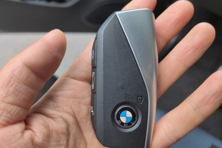 Used BMW i5 2024 eDrive 35L Luxury Model with M Sport Package Vehicle Key