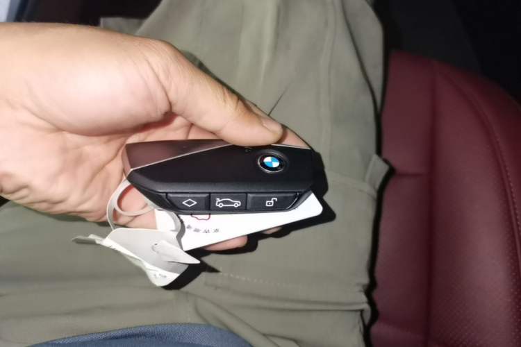 Used BMW i5 2024 eDrive 35L Luxury Model with M Sport Package Vehicle Key