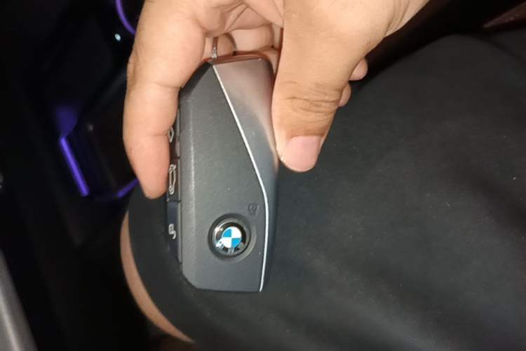 Used BMW i5 2024 eDrive 35L M Sport Package Vehicle Key