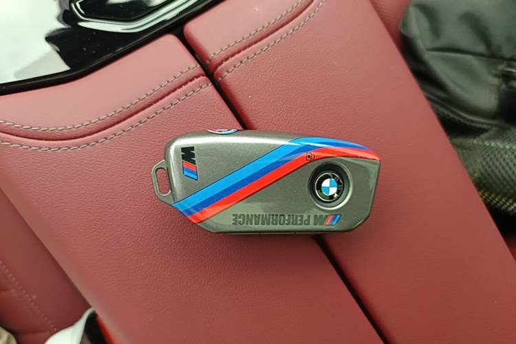 Used BMW i5 2024 eDrive 35L Luxury Model with M Sport Package Vehicle Key