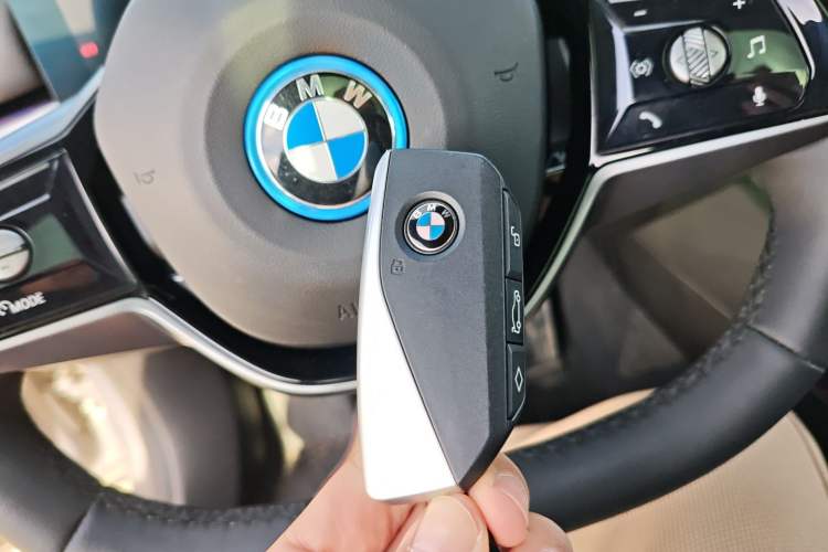 Used BMW i5 2024 eDrive 35L Luxury Package Vehicle Key