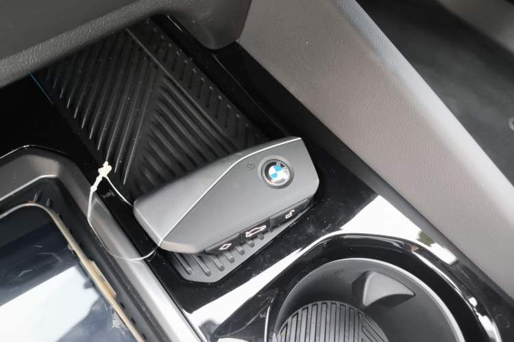 Used BMW i5 2024 eDrive 35L Luxury Package Vehicle Key