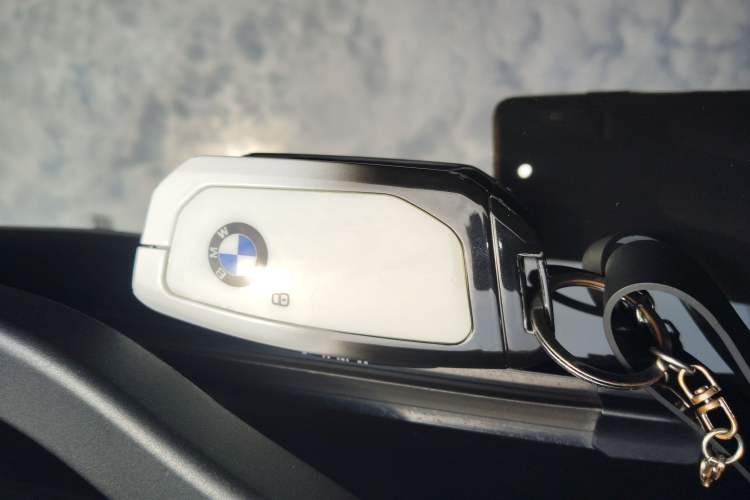 Used BMW i5 2024 eDrive 35L Prestige Luxury Package Vehicle Key