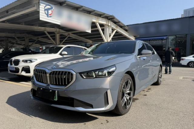 Used BMW i5 2024 eDrive 35L Prestige Luxury Package