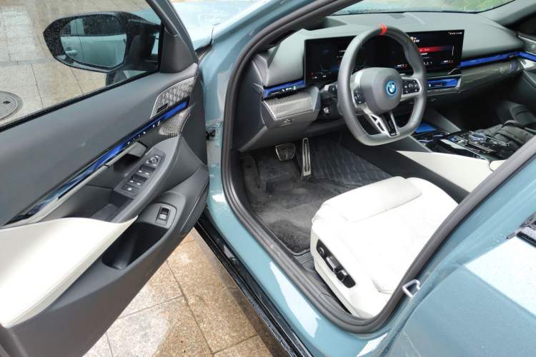 Used BMW i5 2024 xDrive M60 Driver Seat