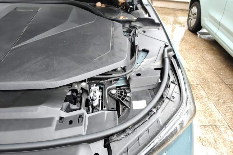 Used BMW i5 2024 xDrive M60 Engine Bay Left