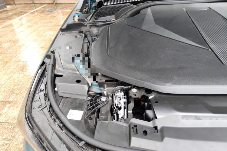 Used BMW i5 2024 xDrive M60 Engine Bay Right