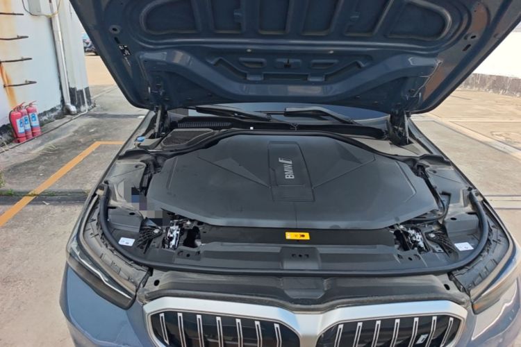 Used BMW i5 2024 eDrive 35L Prestige Luxury Package Engine Bay Right
