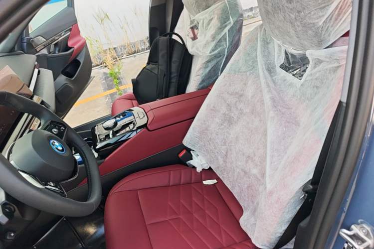 Used BMW i5 2024 eDrive 35L Prestige Luxury Package Left Front Seat