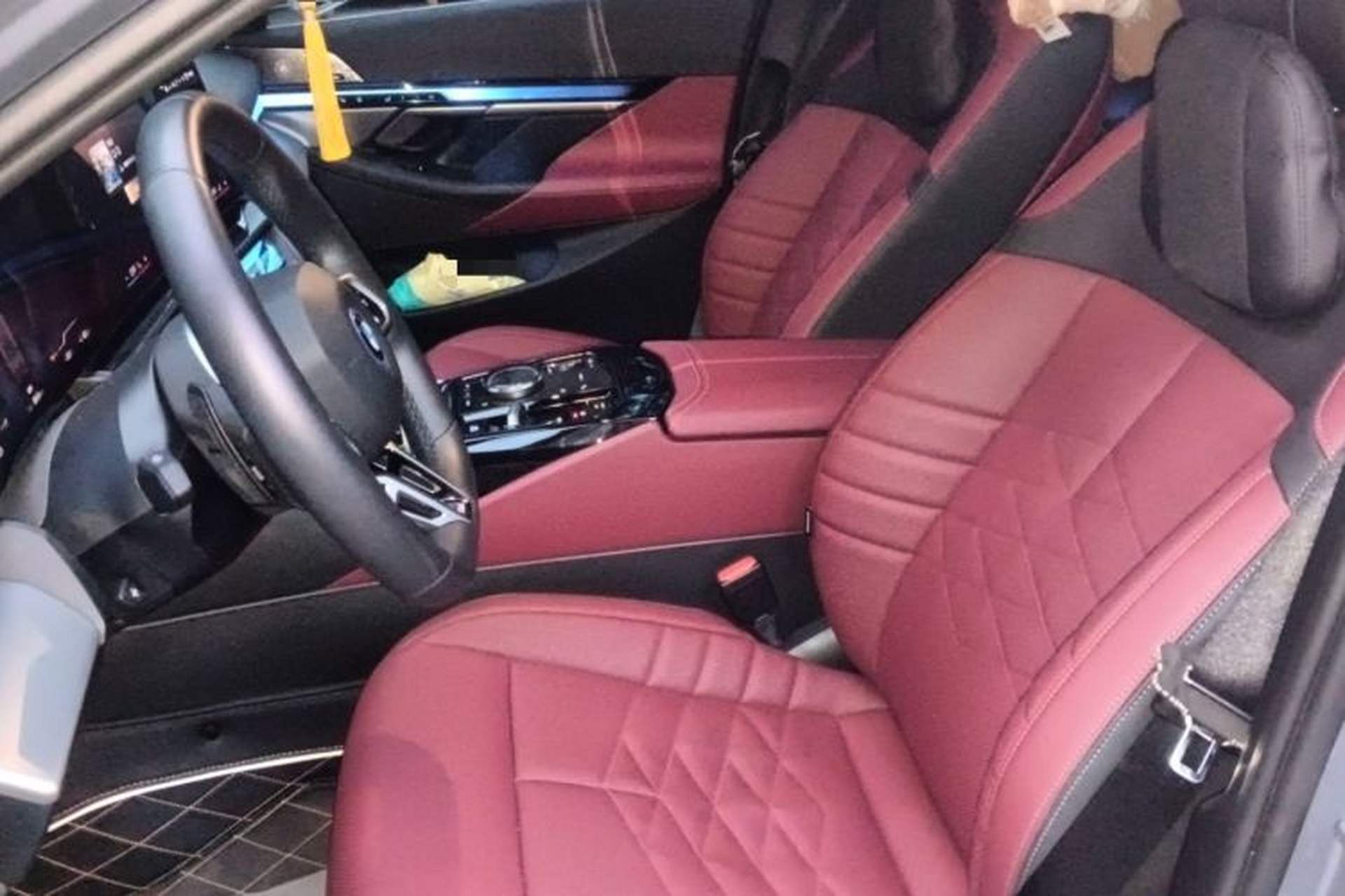 Used BMW i5 2024 eDrive 35L Luxury Model with M Sport Package Left Front Seat