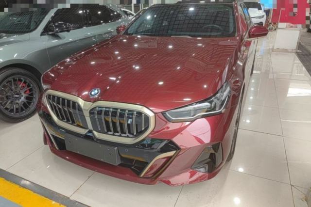 Used BMW i5 2024 eDrive 35L Luxury Model with M Sport Package