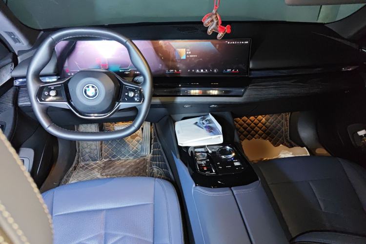 Used BMW i5 2024 eDrive 35L Prestige Luxury Package Center Console