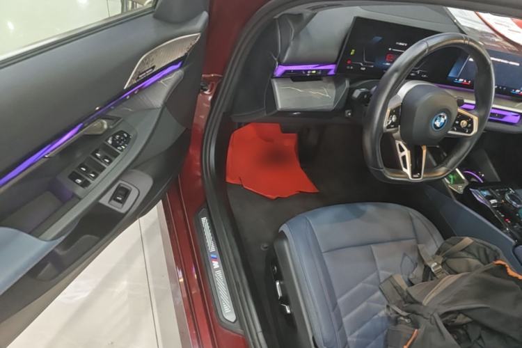 Used BMW i5 2024 eDrive 35L Luxury Model with M Sport Package Driver Seat