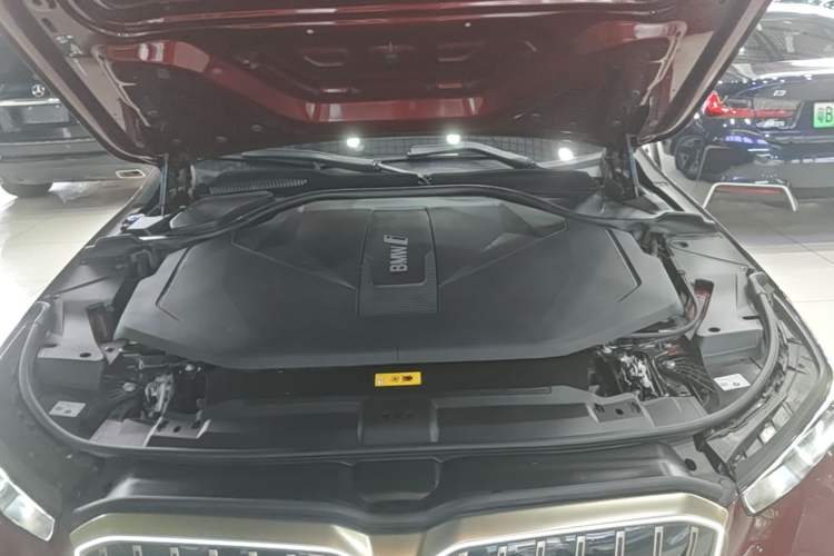 Used BMW i5 2024 eDrive 35L Luxury Model with M Sport Package Engine Bay