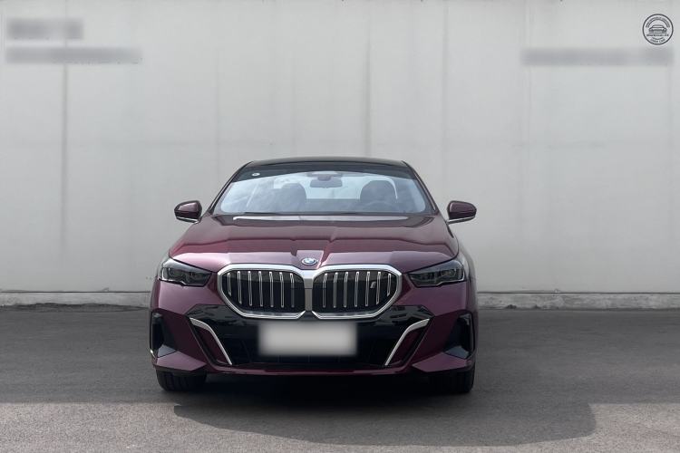 Used BMW i5 2024 eDrive 35L Luxury Model with M Sport Package Exterior 1