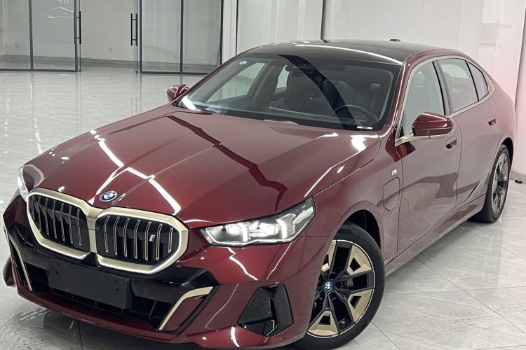 Used BMW i5 2024 eDrive 35L Luxury Model with M Sport Package Exterior 1
