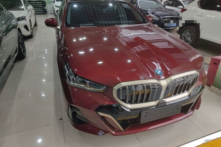 Used BMW i5 2024 eDrive 35L Luxury Model with M Sport Package Exterior 1
