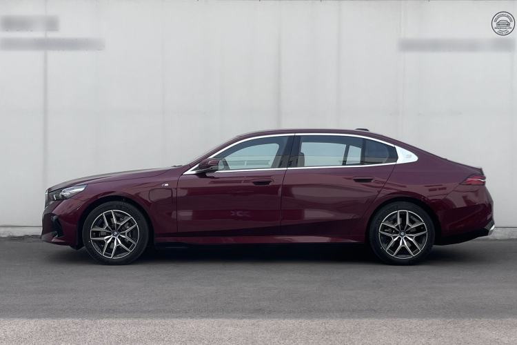 Used BMW i5 2024 eDrive 35L Luxury Model with M Sport Package Exterior 2