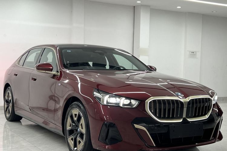 Used BMW i5 2024 eDrive 35L Luxury Model with M Sport Package Exterior 2