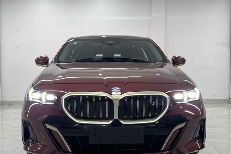 Used BMW i5 2024 eDrive 35L Luxury Model with M Sport Package Exterior 3