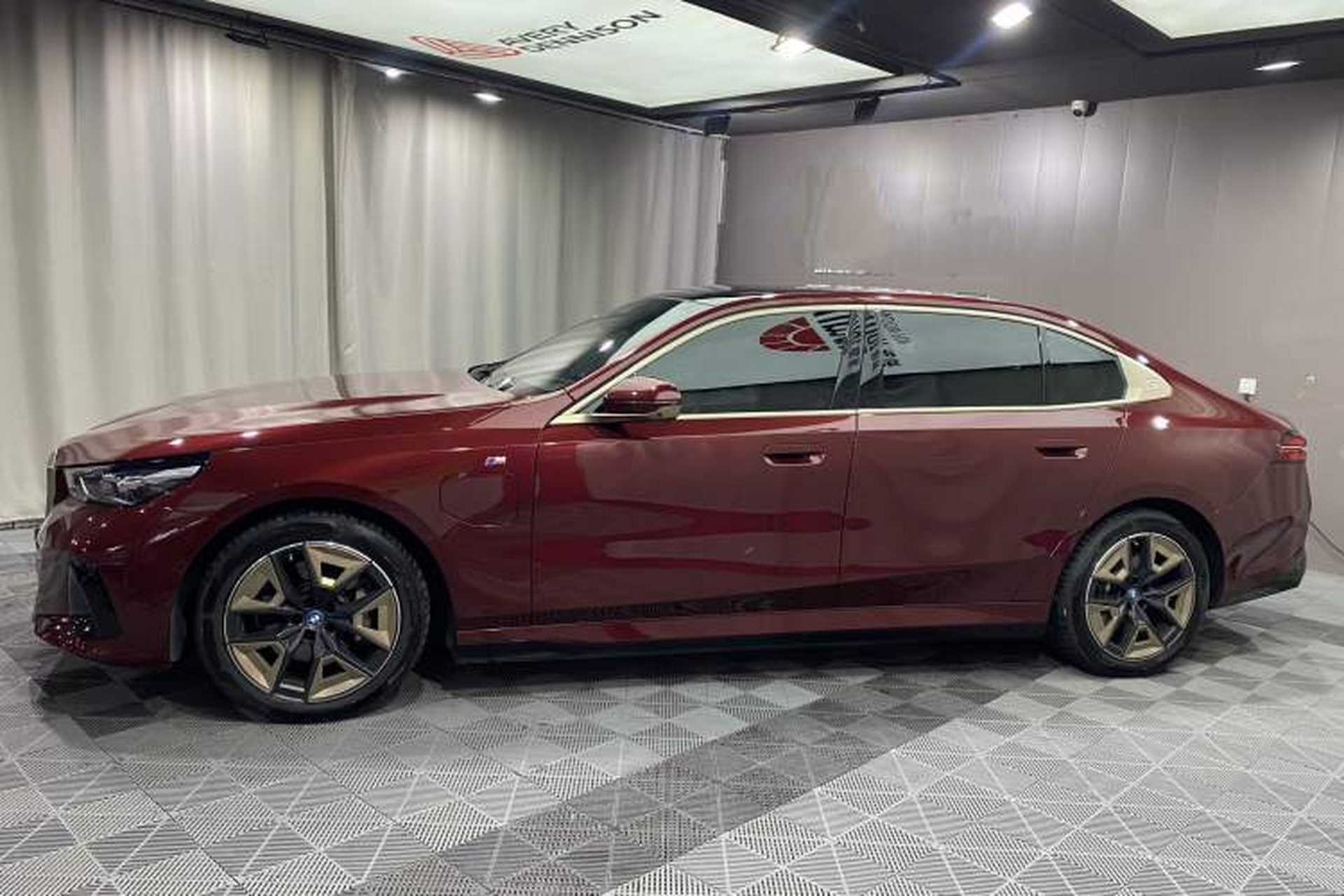Used BMW i5 2024 eDrive 35L Luxury Model with M Sport Package Exterior 3
