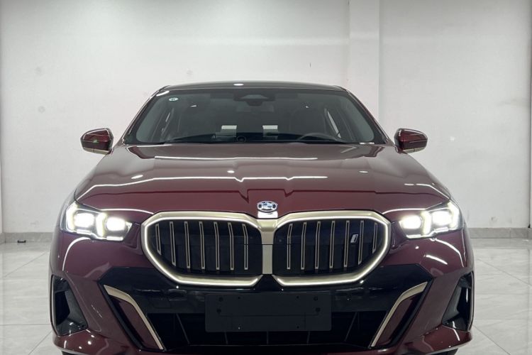 Used BMW i5 2024 eDrive 35L Luxury Model with M Sport Package Exterior 4