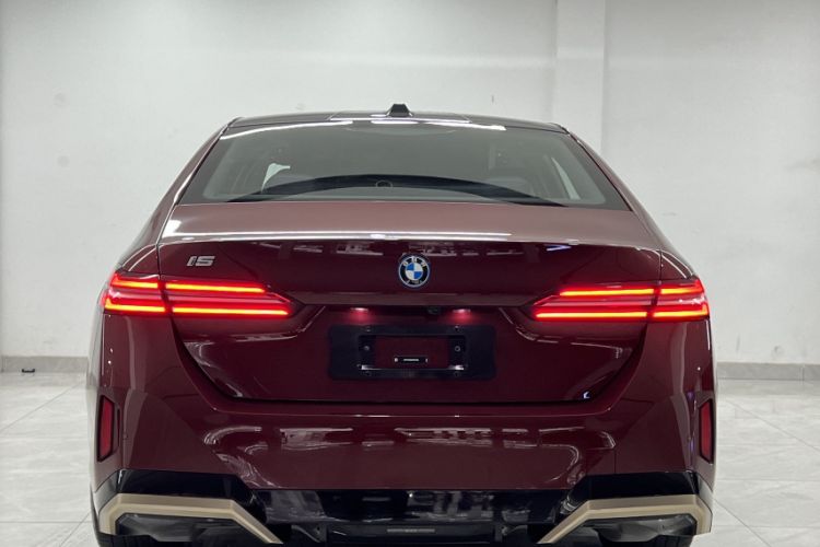 Used BMW i5 2024 eDrive 35L Luxury Model with M Sport Package Exterior 5