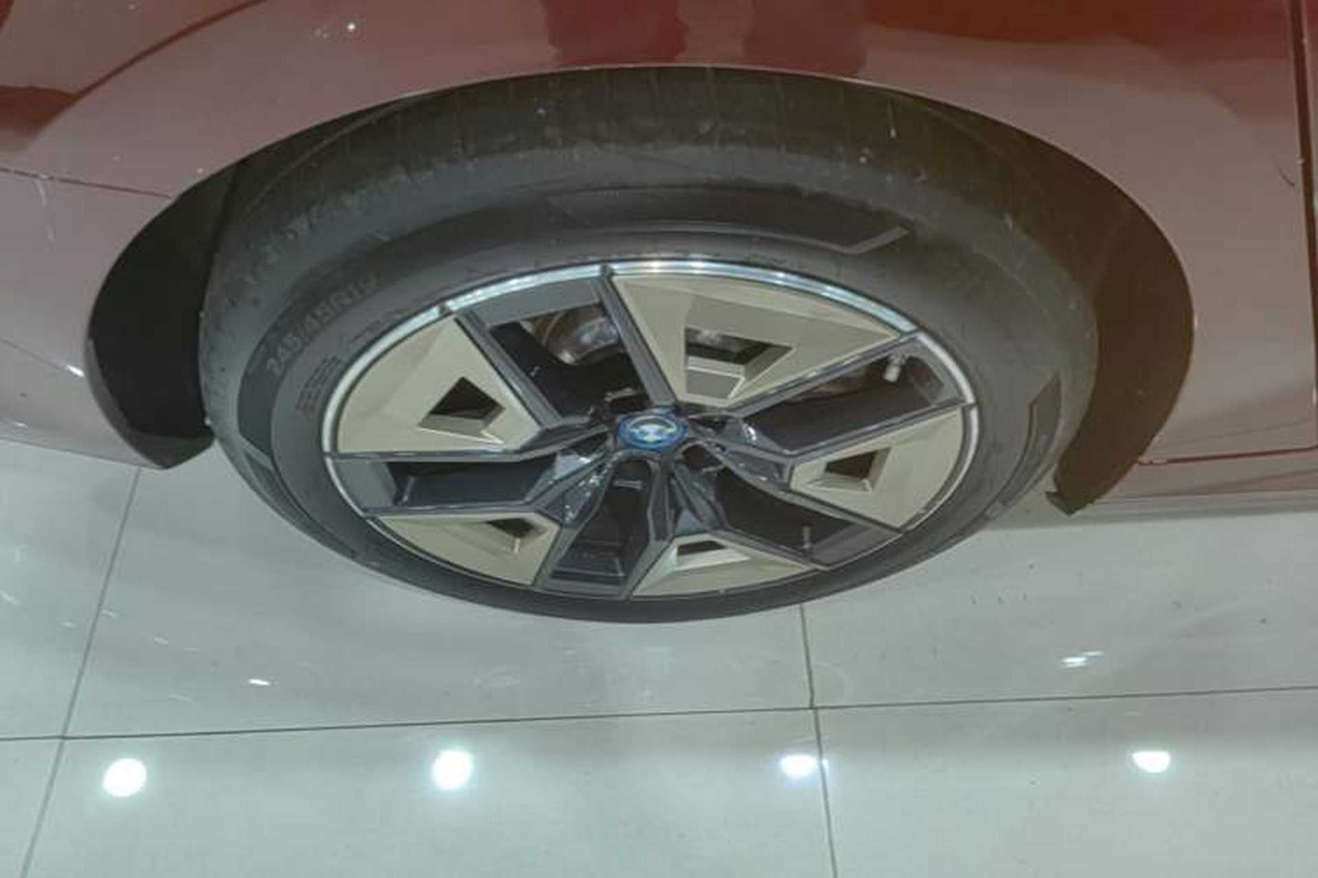 Used BMW i5 2024 eDrive 35L Luxury Model with M Sport Package Exterior 5