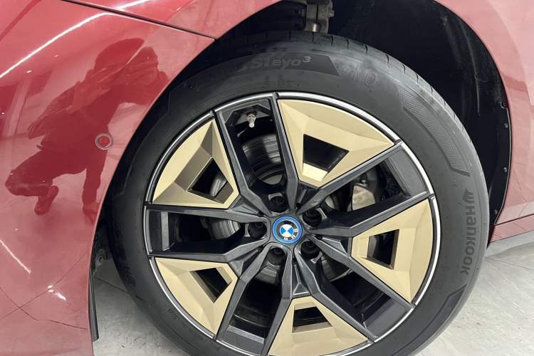 Used BMW i5 2024 eDrive 35L Luxury Model with M Sport Package Exterior 8