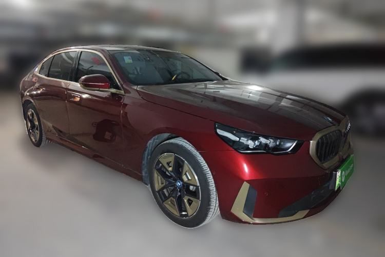 Used BMW i5 2024 eDrive 35L Prestige Luxury Package Front Right 45 Deg
